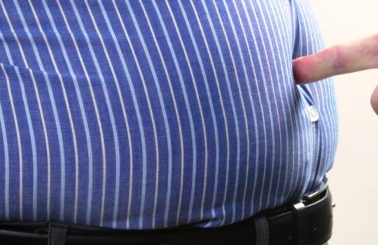 Tips Ampuh Mengatasi Perut Buncit dengan Mengonsumsi Bahan Alami