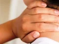 Beberapa Hal Buruk Ciuman Cupang dan Cara Menghilangkan Bekas Cupang