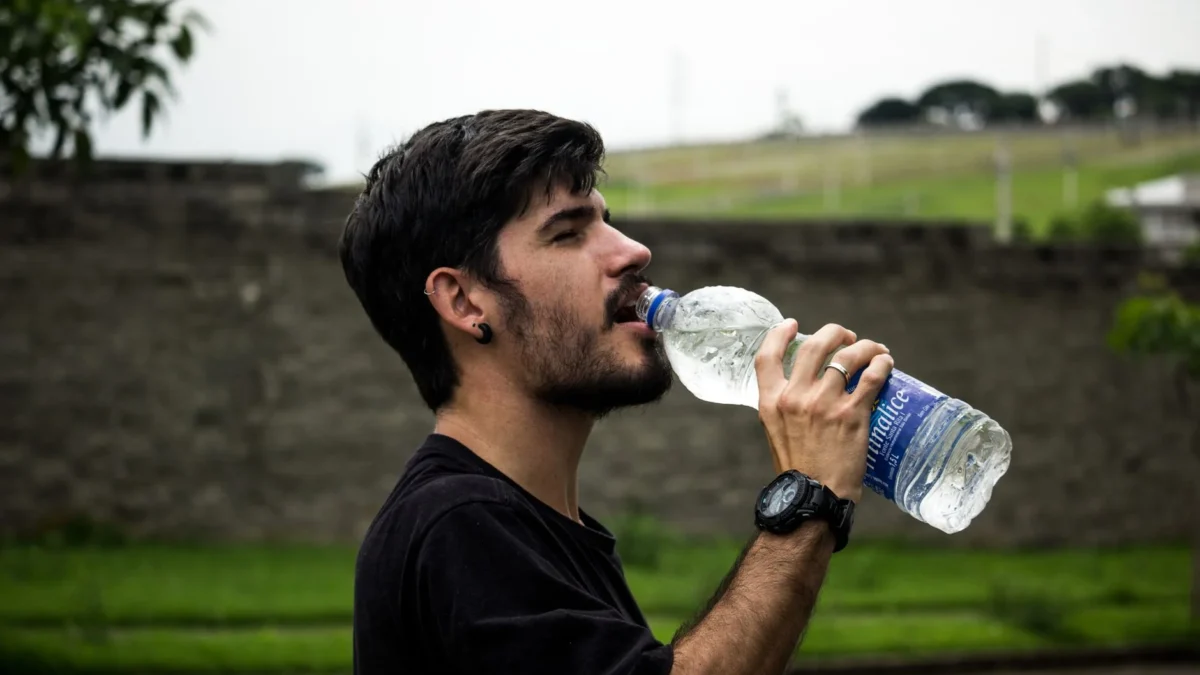 Manfaat Minum Air Putih Bagi Kesehatan Tubuh yang Jarang Diketahui