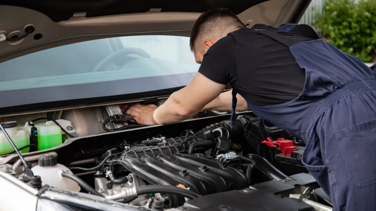Tips Merawat Mesin Mobil Terbaik agar Performa Tetap Prima dan Awet